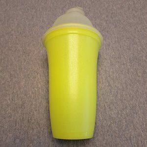TUPPERWARE QUICK SHAKE CONTAINER YELLOW 844-15 CLASSIC WHITE LID 564-4 VINTAGE